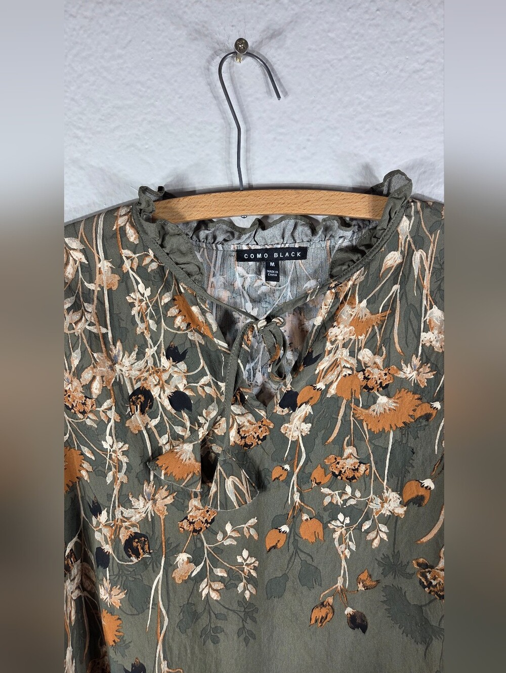 Como Black Olive Green Top Blouse Ruffle Tie Neck M Floral Boho Long Sleeves - Picture 4 of 14